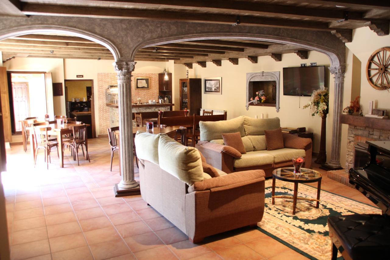 Hotel Monasterio De Ara-Mada Santa Colomba de las Arrimadas エクステリア 写真