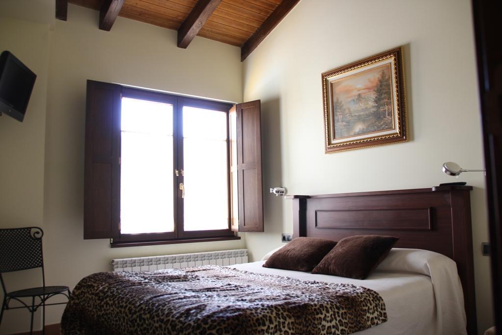 Hotel Monasterio De Ara-Mada Santa Colomba de las Arrimadas エクステリア 写真